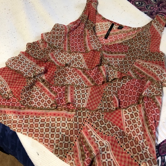 Skye's the Limit Tops - Skyes the Limit ruffled sleeveless print top! EUC!